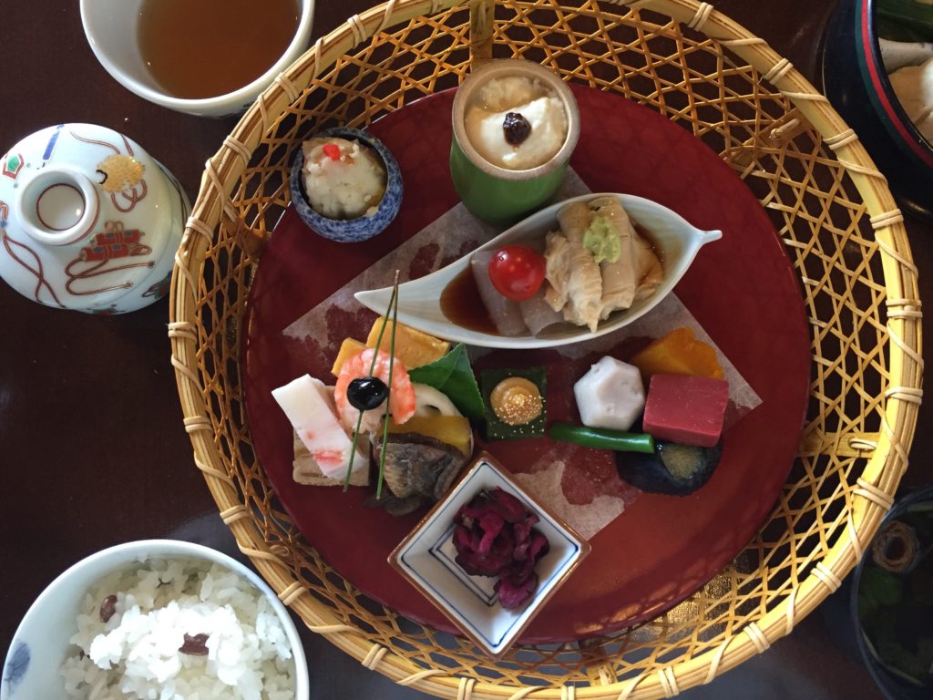 『韻松亭インショウテイ』上野の日本家屋で味わう会席料理