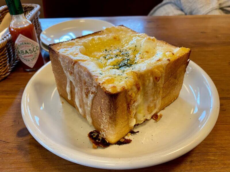 『ジロー珈琲 豊四季店』熱々っ！チーズとろけるグラタントースト