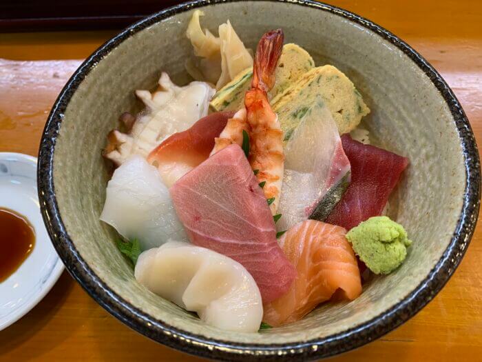 『金太楼鮨 ときわ平店』限定20食の”特製おまかせ海鮮丼”ランチ