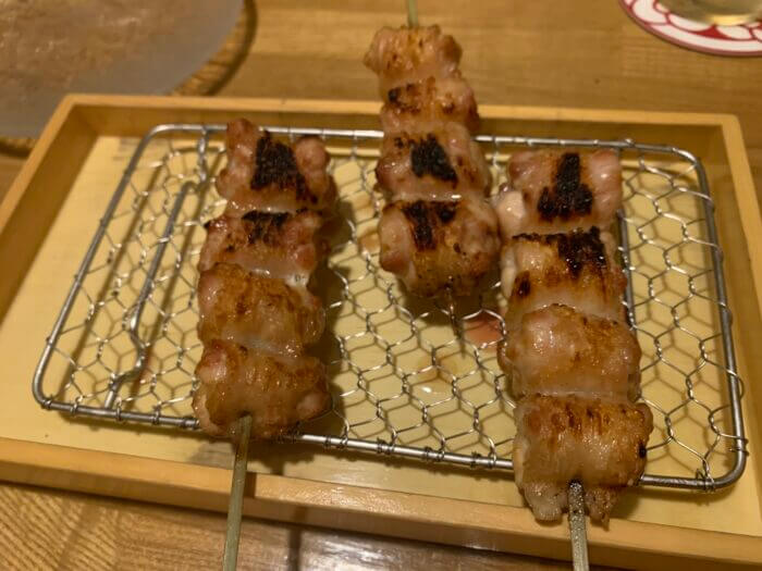 『肴と地酒 焼き鳥 房州炊き MEARI（メアリ）』地養鶏おまかせ五串コース
