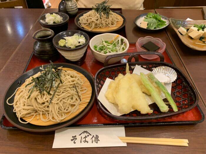 『そば傳 西新井アリオ店』季節限定の天ざる定食と豆腐サラダ