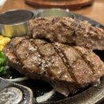 『トマト＆オニオン 我孫子店』名物”牛肉100%!! 弾丸ハンバーグ”