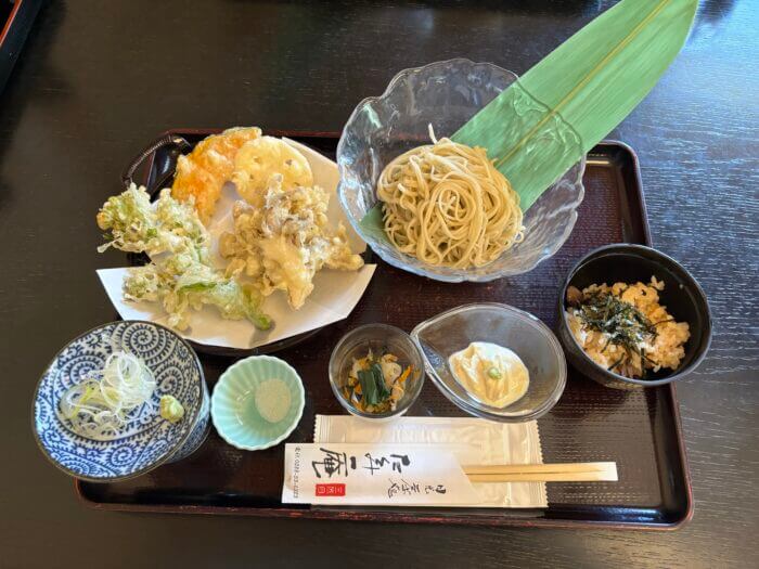 『日光そば処 たくみ庵』ゆばのお刺身と季節野菜の天ぷら膳
