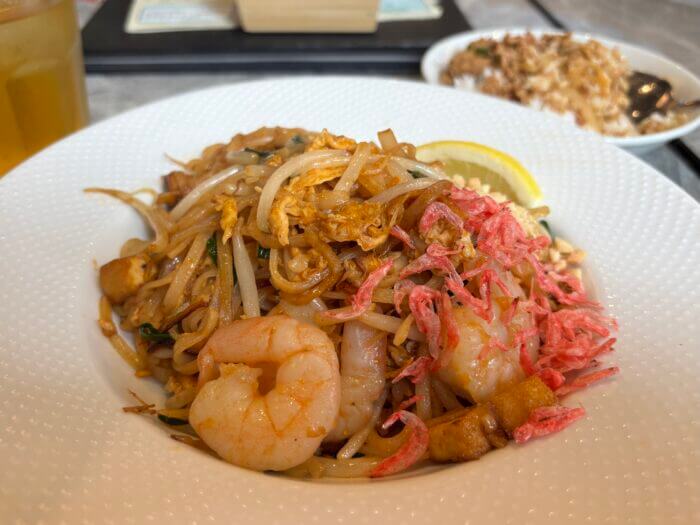 表参道のタイ料理ランチ「Ekamai YaThai」パッタイ＆ガパオ実食レポ
